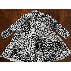 BCBG Women's L Black & White Animal Print Tab Sleeve Swing Knit Top